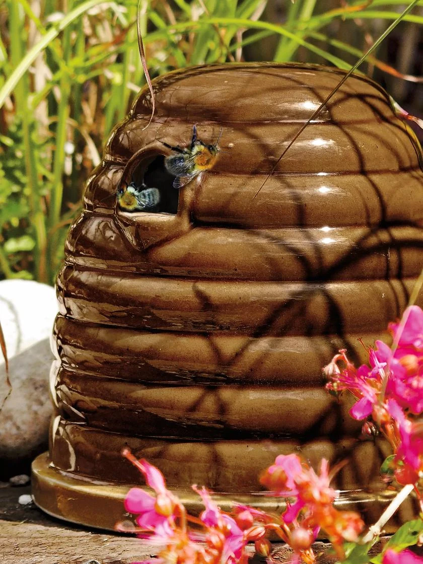 Ceramic Bumblebee House - Image 2