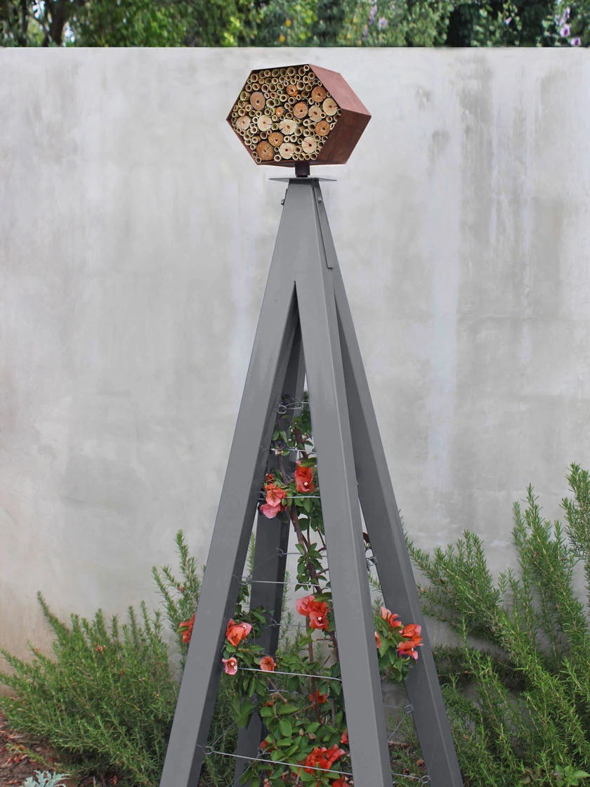 Bee Bungalow + Akoris Garden Tuteur Jr. - Image 3